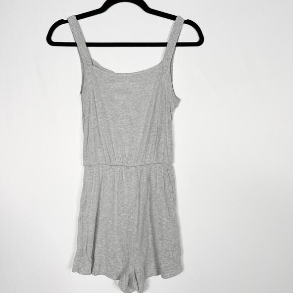 Everly Small S Heather Gray Split VNeck Ribbed Romper Casual Lounge Shorts - Picture 2 of 6